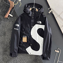 シュプリーム×ノースフェイス 偽物 Sロゴ マウンテン ジャケット Noy04431