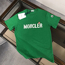 モンクレール スーパーコピー 袖ロゴ ゼブラロゴパッチ付サファリ風Tシャツ moq74041