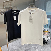 モンクレール 偽物 衿にレタリング付きTシャツ mog49139