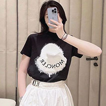 モンクレール スーパーコピー クルーネック プリント刺しゅうロゴTシャツ mol49237
