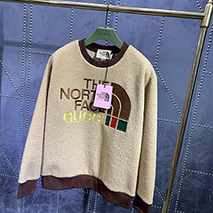 グッチ x ノースフェイス 偽物 ロゴフェイクファースエット プルオーバー Noa83633