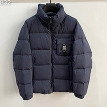 プラダ スーパーコピー Re Nylon ダウンジャケット ロゴ 無地 pux40800