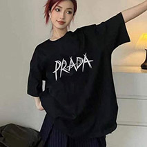 プラダ 偽物 ロゴ Tシャツ ブラック puz66835
