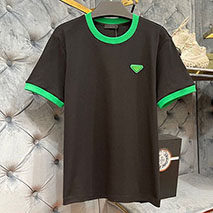 プラダ 偽物 ロゴパッチ Tシャツ pun79076
