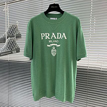 プラダ コピー エンボス ロゴ コットン Tシャツ puf33667