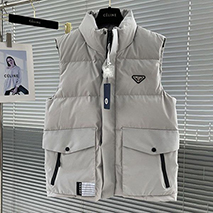 プラダ スーパーコピー ダウンベスト ロゴ入り オフホワイト puy89651