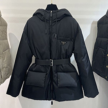 プラダ 偽物 クロップドカシミアダウンジャケット puf61759