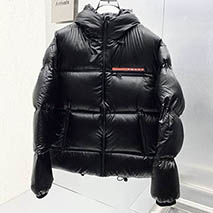 プラダ スーパーコピー クロップド Re Nylon ダウンジャケット puk48275