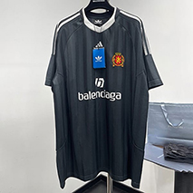 バレンシアガ スーパーコピー アディダス SOCCER オーバーサイズ Tシャツ 723663TNV131000