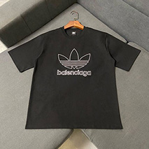 バレンシアガ 偽物 ×Adidas オーバーサイズ Tシャツ ブラック baa55722