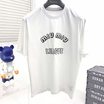 ミュウミュウ スーパーコピー Leagueロゴ入りのアイコニックなTシャツ myu24874