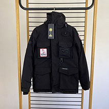 OVO x カナダグース 偽物 Terrain Parka ダウンジャケット Caw96876