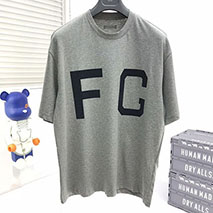 フィアオブゴッド 偽物 エッセンシャルズ キッズ半袖ロゴ入りＴシャツ fes13483