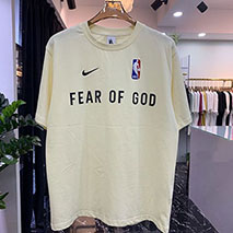 フィアオブゴッド 偽物 ナイキ NBA コラボ Tシャツ ベージュ fif38545