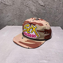 クロムハーツ 偽物 SEX RECORDS トラッカーキャップ Kuf89472