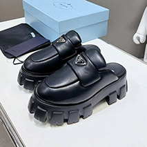 プラダ スーパーコピー ソフト パデッドナッパレザー サボ pue90747