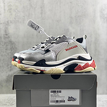 バレンシアガ 偽物 Triple S スニーカー トリプルソール bae25599