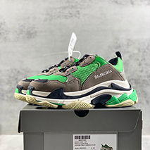 バレンシアガ スーパーコピー Triple S スニーカー トリプルソール bat57202