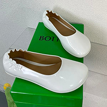ボッテガ ヴェネタ 偽物 アトミック レザー バレリーナ フラットシューズ bob17587