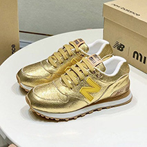 ニューバランス コピー ×ミュウミュウ コラボ スニーカー mym57824