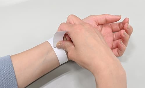 手首周りサイズの測り方ここから