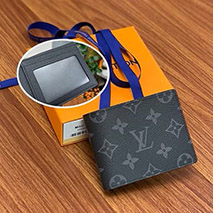 ルイヴィトン スーパーコピー タイガ モノグラム 二つ折り財布 ブラック vuk34491