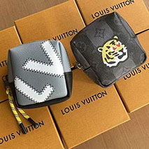 ルイヴィトン スーパーコピー 小銭入れ 虎 ペンダント vuz46351