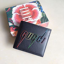 グッチ 偽物 エンブロイダリー 二つ折り財布 gg210820055
