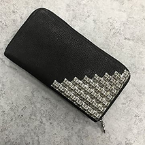 クロムハーツ コピー RECFピラミッド デストロイBLKﾚｻﾞｰ長財布 Kuh62681
