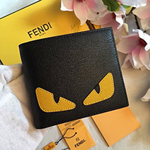 フェンディ コピー バッグ バグズ 2つ折り財布 fem12821