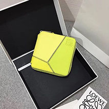 ロエベ コピー パズル ラウンドジップ二つ折り財布 loi03845