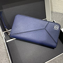 ロエベ 偽物 財布 パズル ラウンドジップ ウォレット loz03042