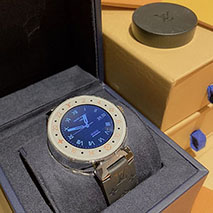 ルイヴィトン 偽物 スマートウォッチ フルタッチスクリーン 42mm vuj24873