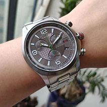 グッチ 偽物 時計 G-Timeless クロノグラフ YA126248